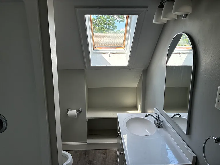 6 Peach Ave #3 — Photo 5