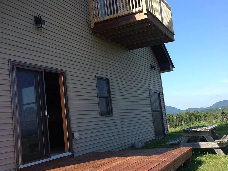 61 Perry Rd — Photo 2