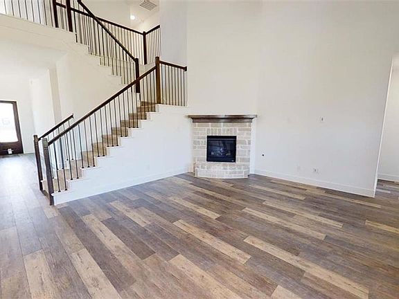 5th image of 1711 Daldoran Dr