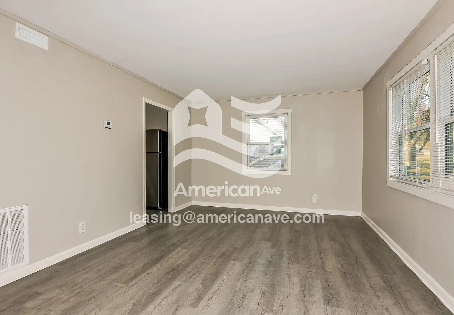 3 bed, 1.0 bath, 816 sqft, $1,191 — Photo 3