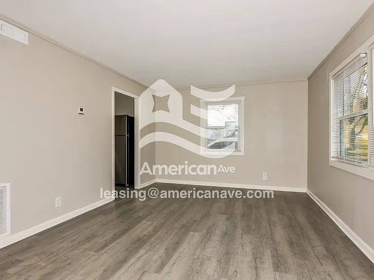 1440007_003_wm_-_living_room_13381094.jpg