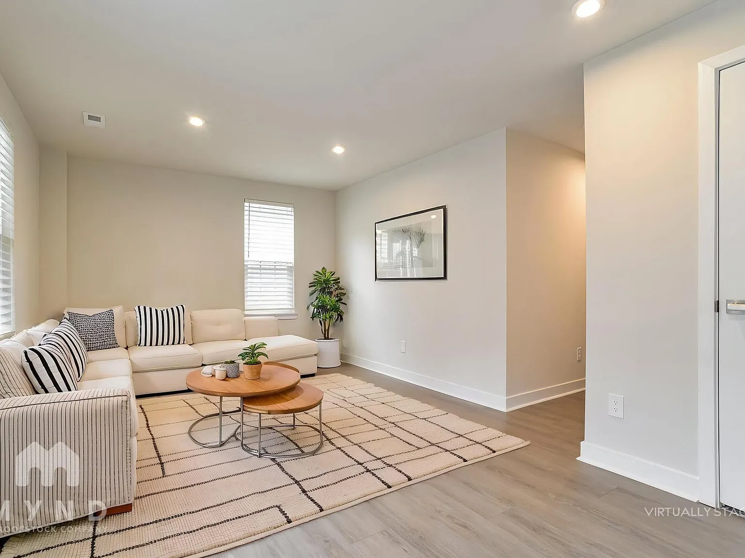 3 bed, 4.0 bath, 1720 sqft, $2,350 — Photo 3