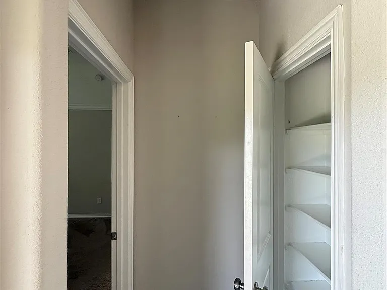1562 Ancient Oak Ln — Photo 12