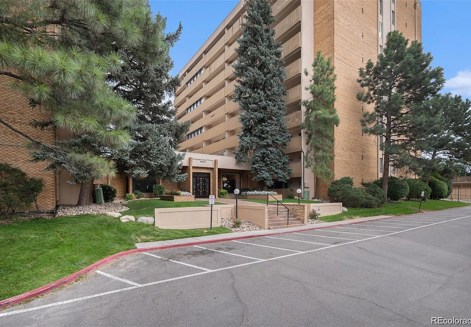 2 bed, 2.0 bath, 1050 sqft, $1,650 — Photo 1