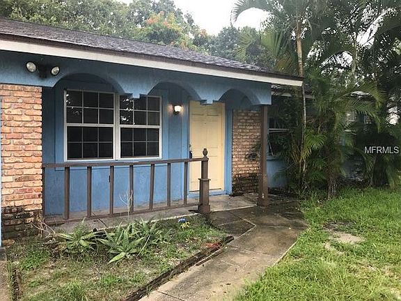 2nd image of 3915 Lancaster Dr