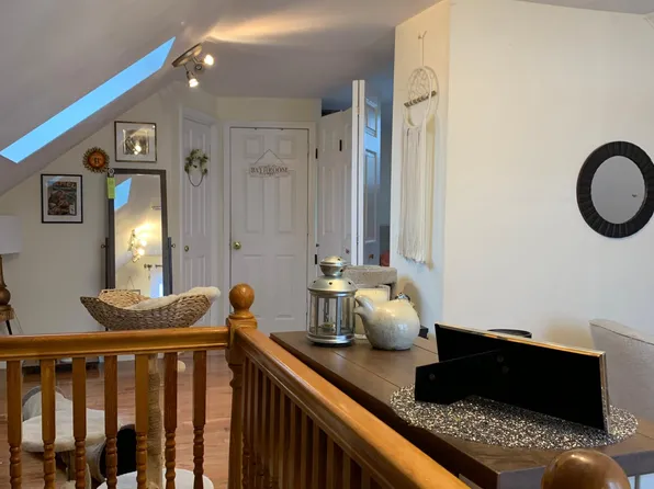 6 Timon Ave, Chestnut Hill, MA 02467