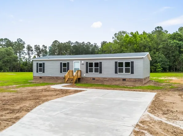 105 Retired Ave., Marion, SC 29571