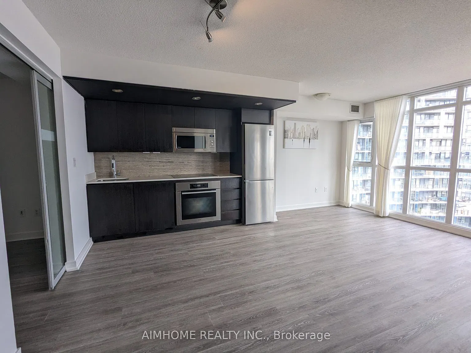 2 bed, $3,100 — Photo 4