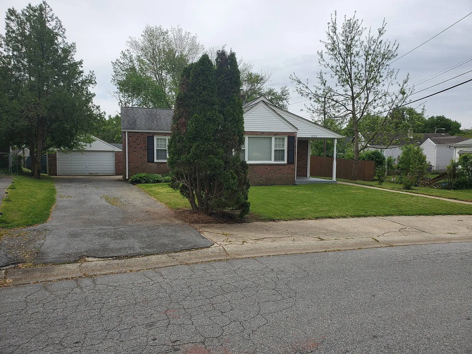 3 bed, 1425 sqft, $2,400 — Photo 2