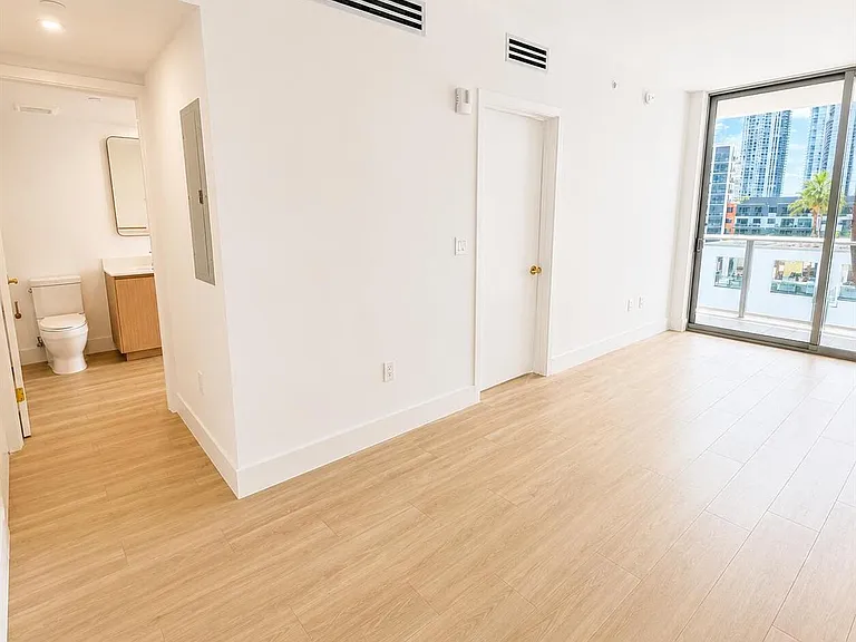 3100 NE 1st Ave #F811 — Photo 21