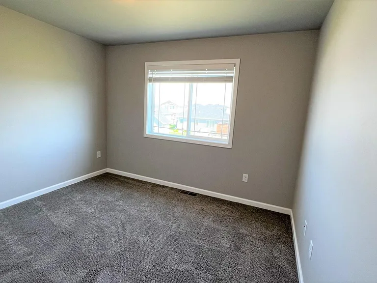 800 Cathy Dr W — Photo 20