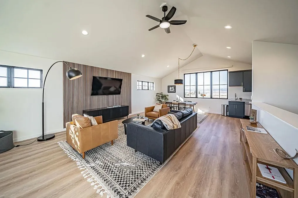 1 bed, 1.5 bath, 1480 sqft, $3,000 — Photo 3
