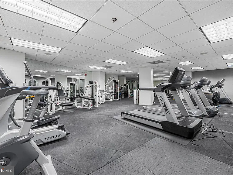 400 Massachusetts Ave NW #820 — Photo 41