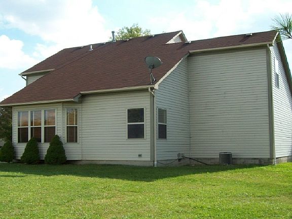 2nd image of 530 Cherry Hill Dr