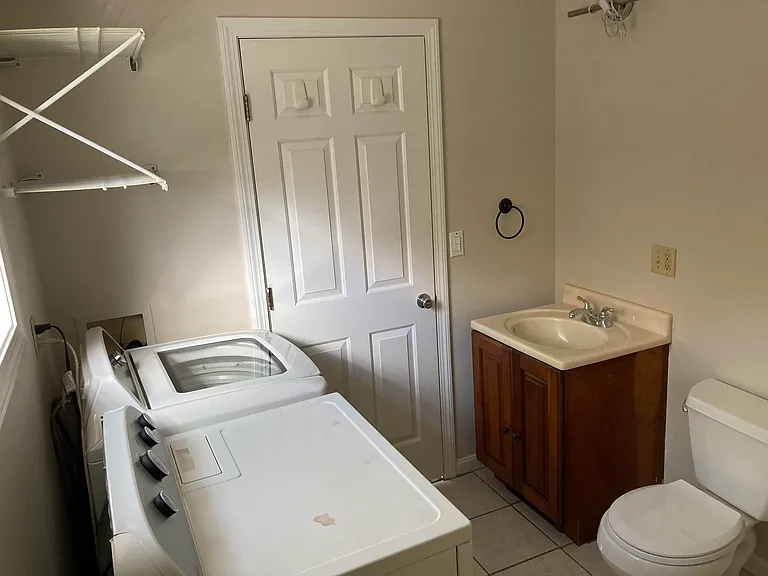 139 Heath Rd #B — Photo 12