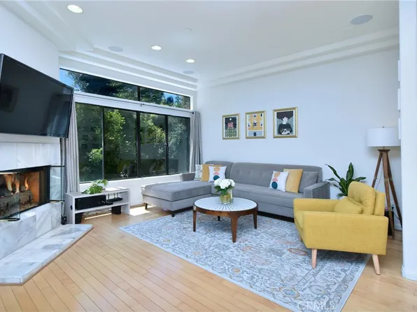 11847 Laurelwood Dr APT 304, Studio City, CA 91604