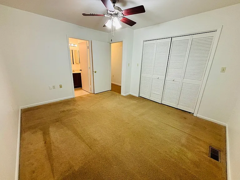 319 Shenandoah Cir — Photo 13