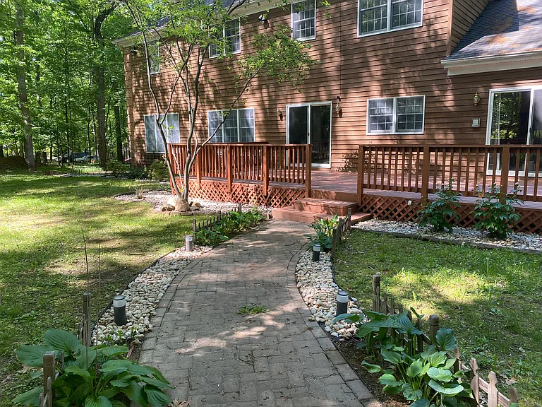 7700 Warfield Rd — Photo 20