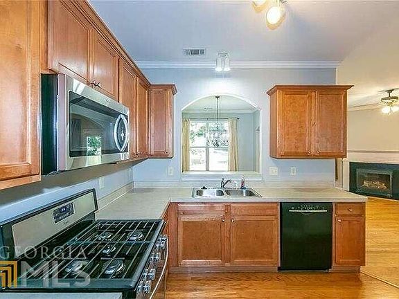 4th image of 127 Sunset Ln