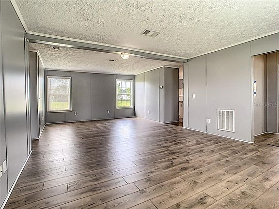 5th image of 4498 Lower Meadow Rd
