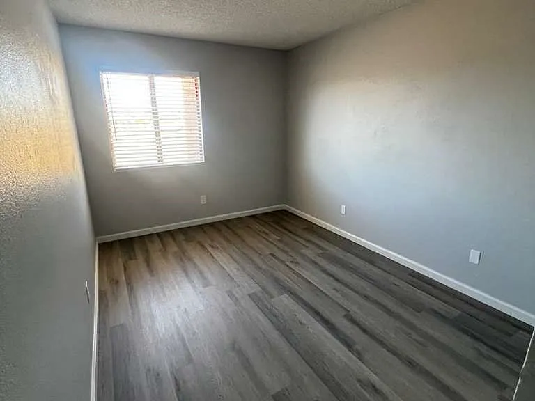 5662 E Lake Mead Blvd #A — Photo 14
