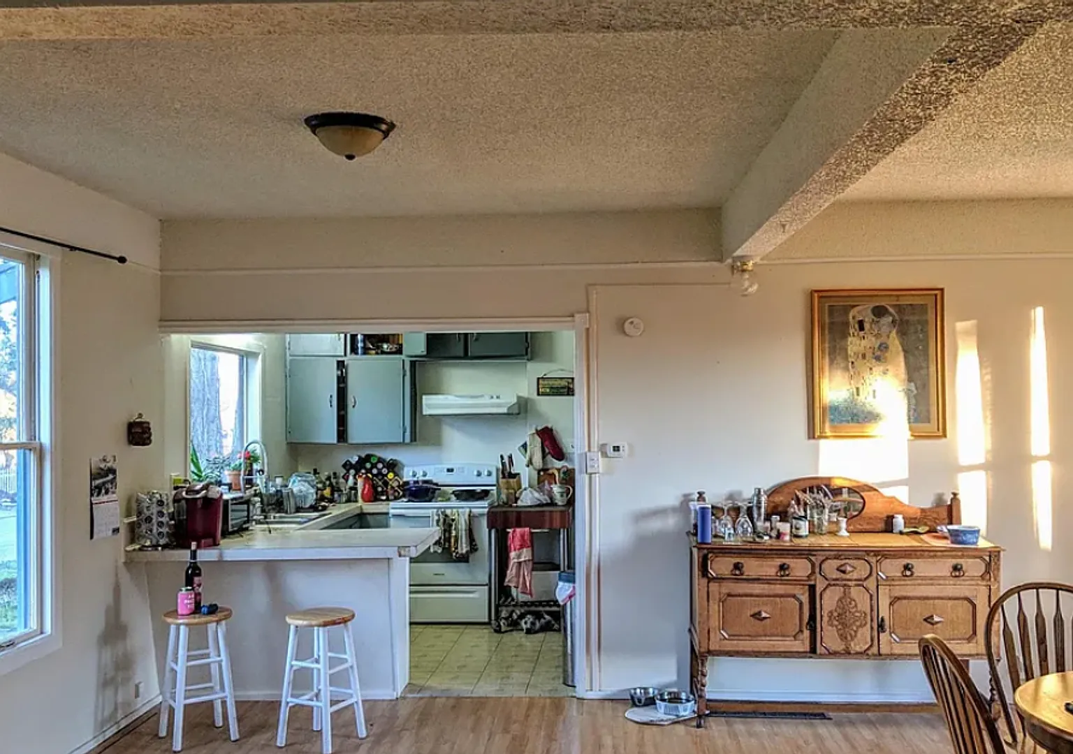 Spacious 3 Bedroom Home Available! — Photo 3