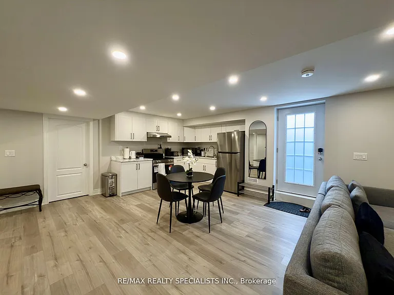 3137 Gladish Grv #BASEMENT — Photo 8