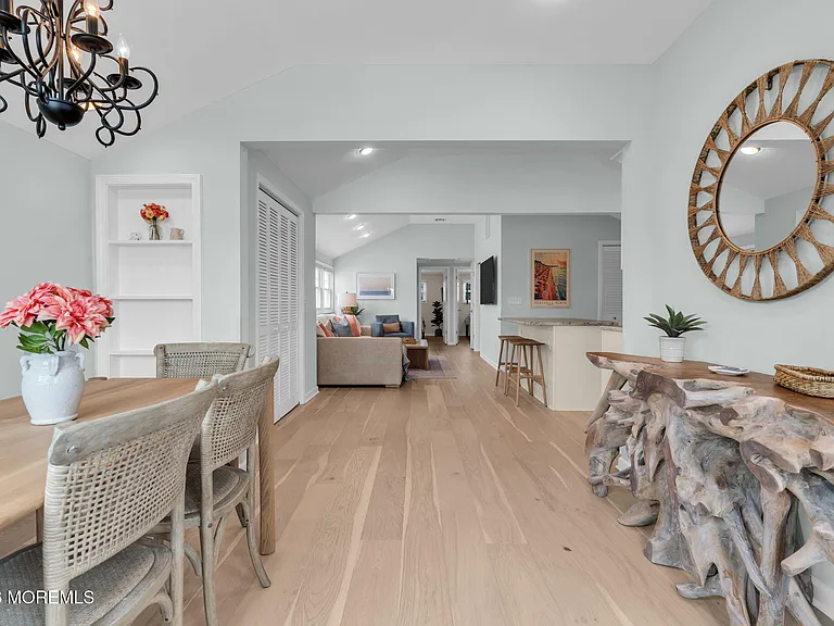 301 W Kupper Dr — Photo 5