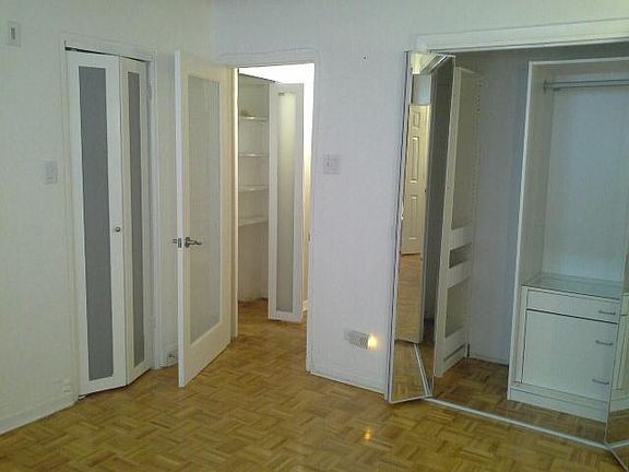 2nd image of 1140 N La Salle Dr APT 631