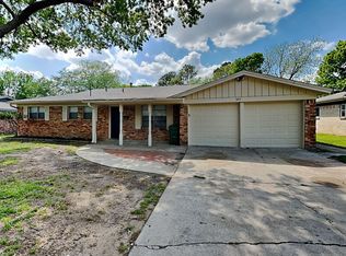 825 Livingston Dr, Hurst, TX 76053