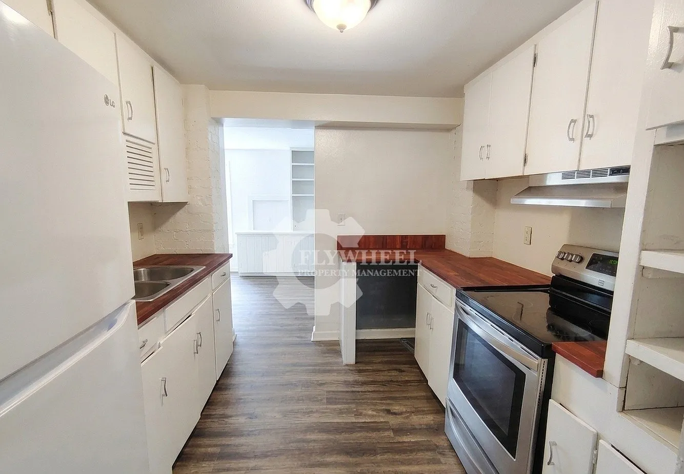 910 South Crest Road - B — Photo 4