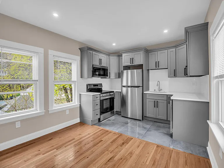 189 Glenwood St #2 — Photo 2