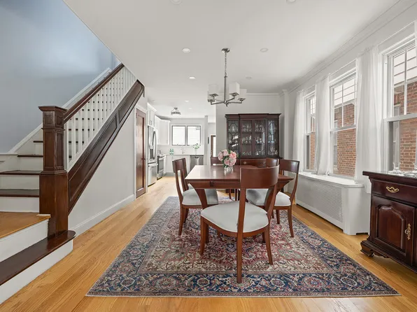 9221 Ridge Boulevard image 4 of 12