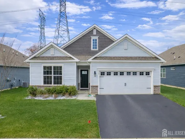 109 Congressional Ct, Moorestown, NJ 08057