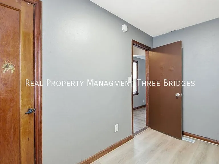 249 S Hartnett Ave — Photo 6