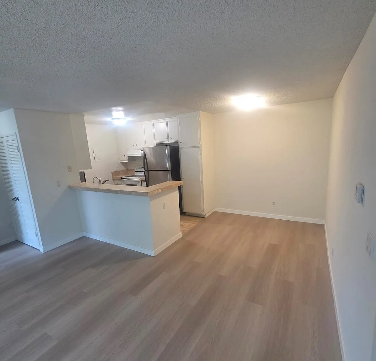 2 bed, 878 sqft, $2,900 — Photo 1