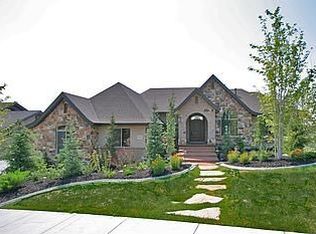 10360 S Grayrock Ct, Sandy, UT 84092