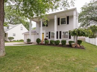910 Phillips St, Maumee, OH