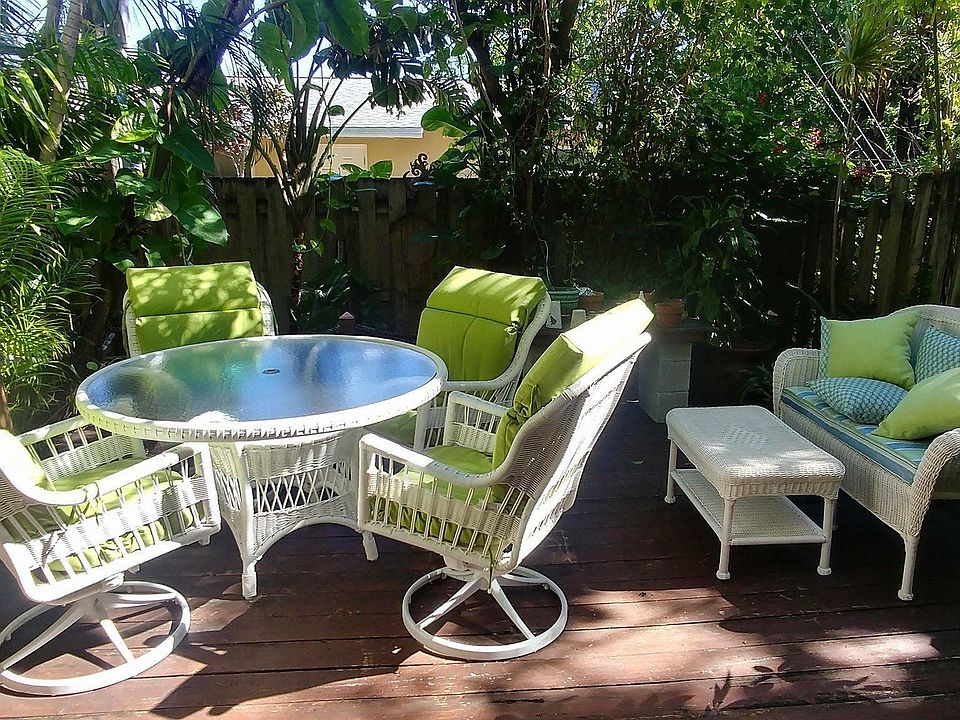 lovely lush back deck