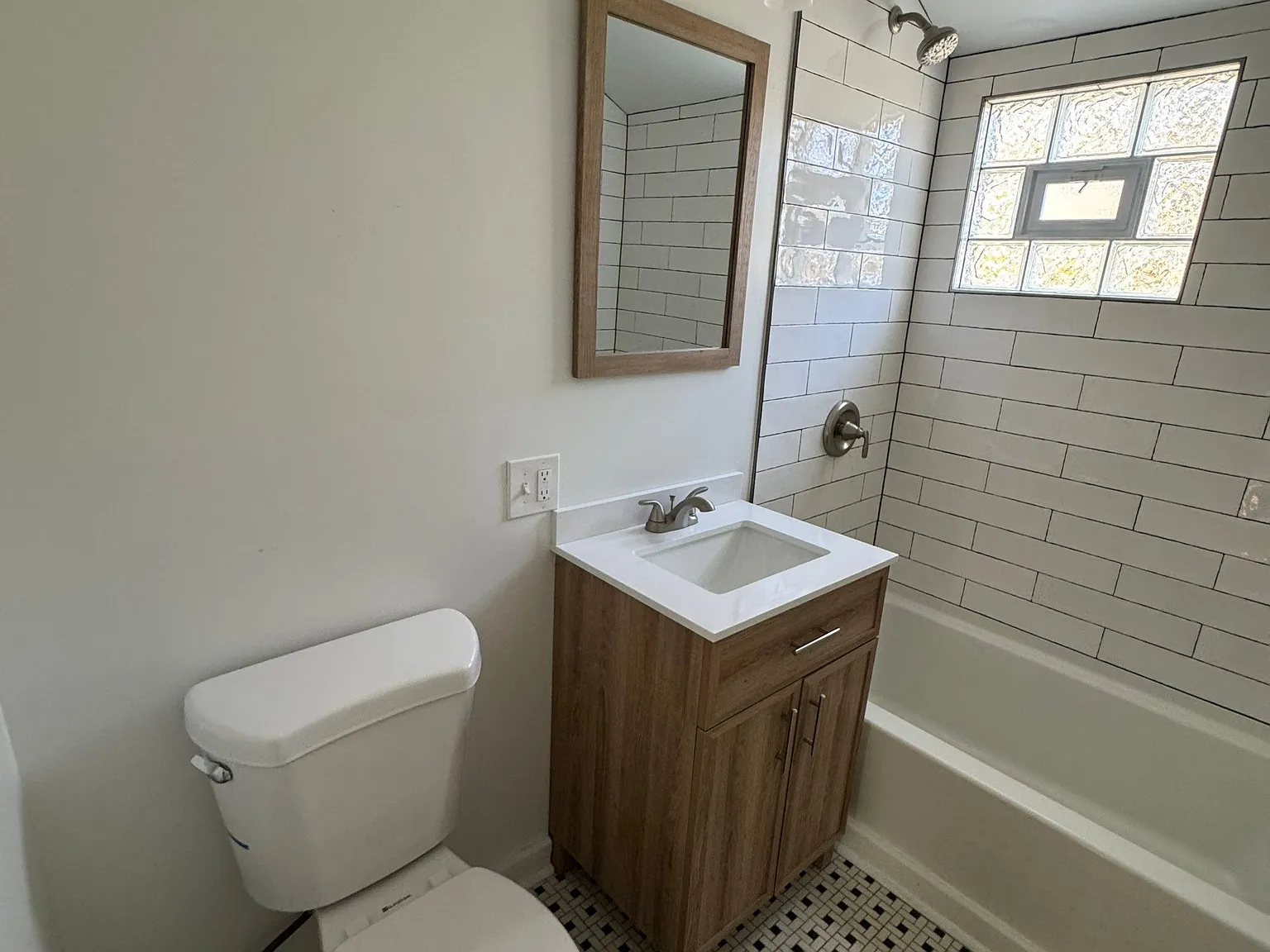 2 bed, 1195 sqft, $2,200 — Photo 3