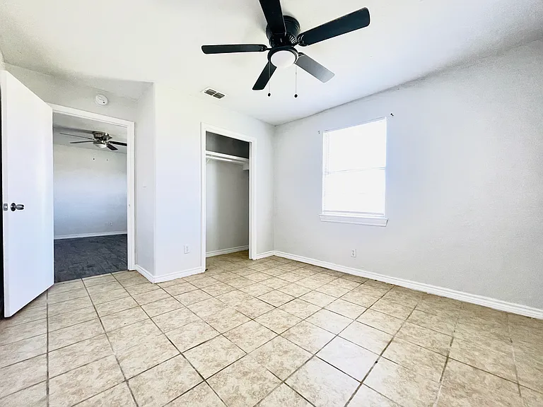 3304 Palm Leaf Cir #2 — Photo 10
