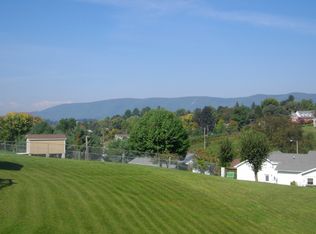 211 Chestnut St, Pearisburg, VA 24134