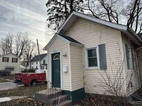 634 S Adams Ave, Freeport, IL 61032