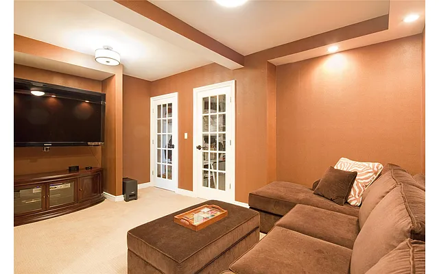 Sold by Douglas Elliman | media 15