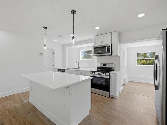4th image of 561 Yale Rd