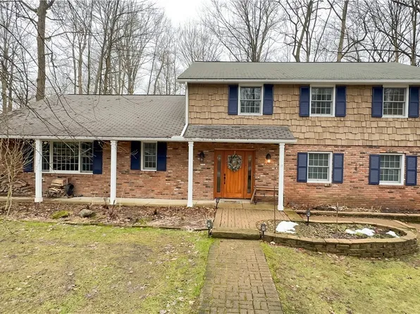 17886 Lost Trl, Chagrin Falls, OH 44023