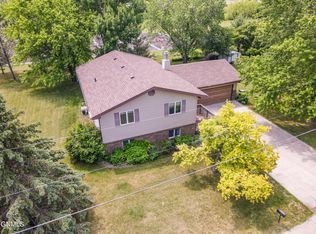 1319 10th St SW, Valley city, ND 58072