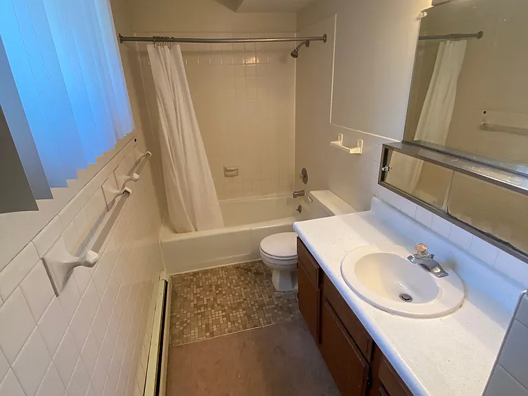 1136 G St #7 — Photo 5