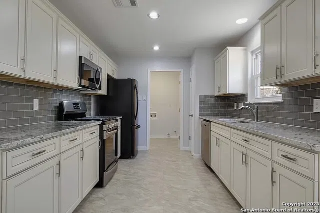 3 bed, 2.0 bath, 1608 sqft, $1,850 — Photo 4