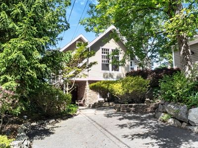 73 South Rd, Bloomingdale, NJ, 07403